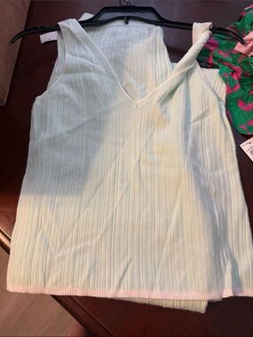 Ribbed V-Neck Sleeveless Tank - Light Mint